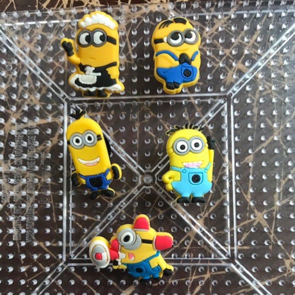 minions jibbitz shoe charm